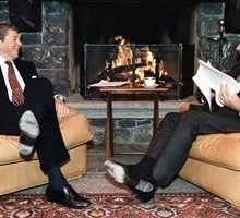 Samtale mellem Gorbatjov fra Sovjetunionen og Reagan fra USA. Kilde: https://www.iter.org/newsline/-/2323